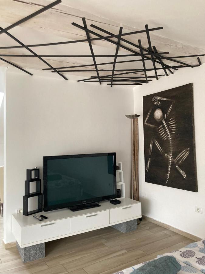 Hangar Apartments Ізола Екстер'єр фото