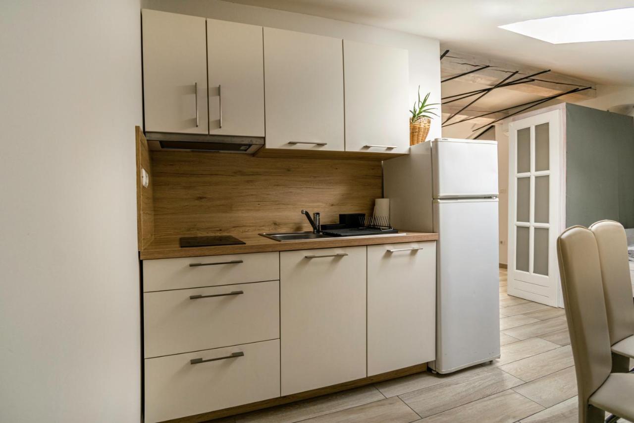 Hangar Apartments Ізола Екстер'єр фото