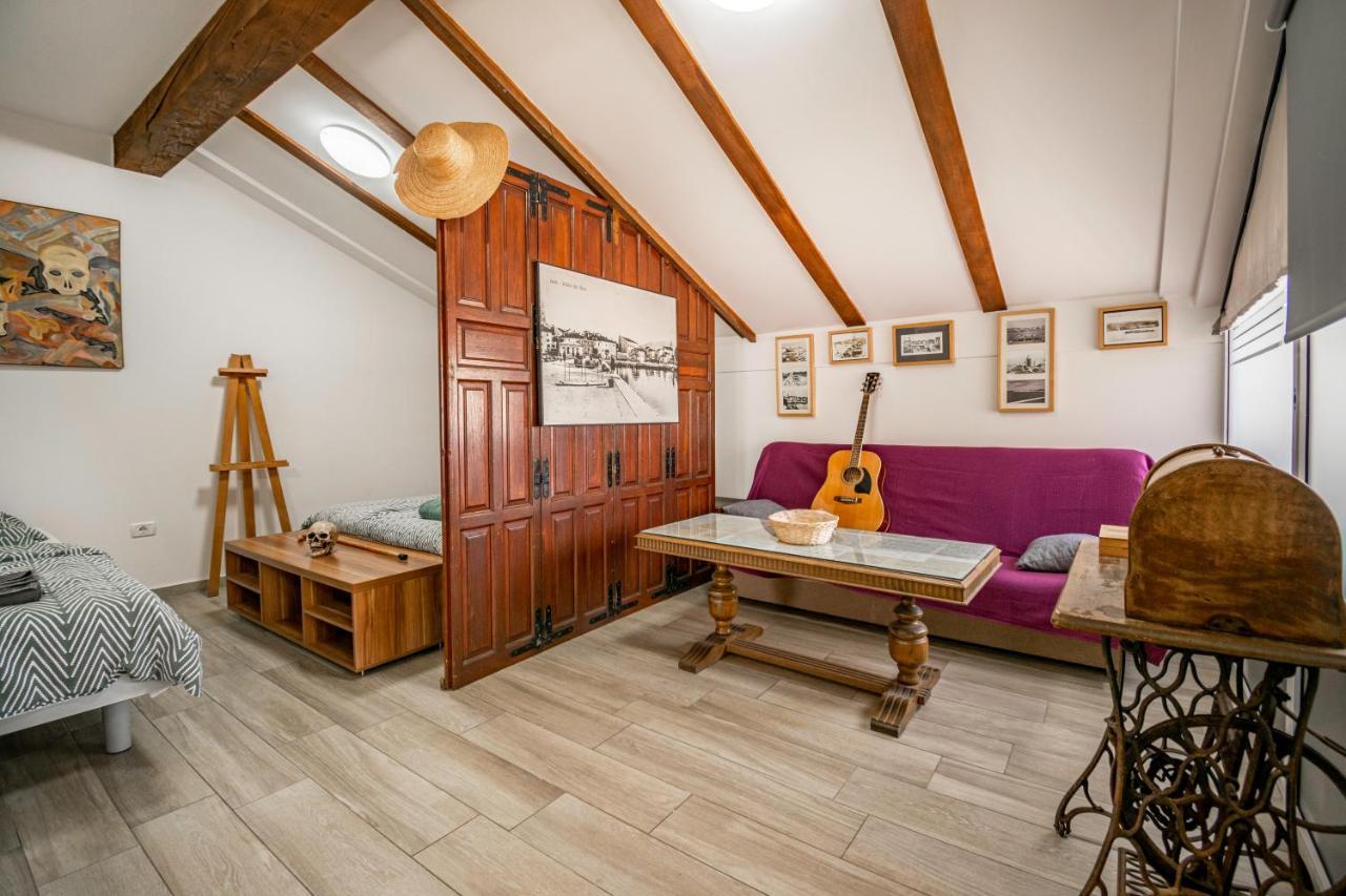 Hangar Apartments Ізола Екстер'єр фото