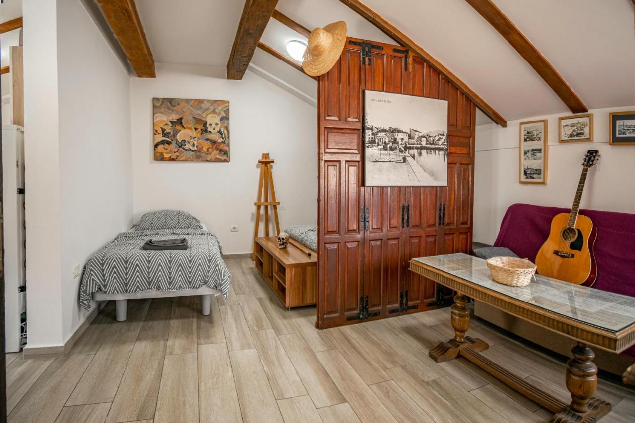 Hangar Apartments Ізола Екстер'єр фото