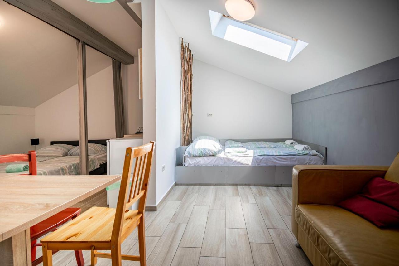 Hangar Apartments Ізола Екстер'єр фото