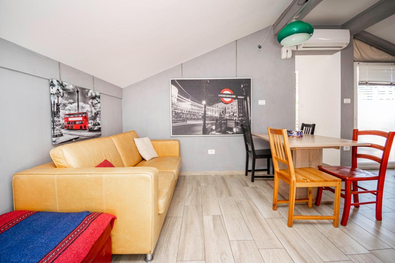 Hangar Apartments Ізола Екстер'єр фото